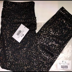 New Zyia Activewear Black Rose Gold Flkae Light n Tight Hirise 7/8 24”